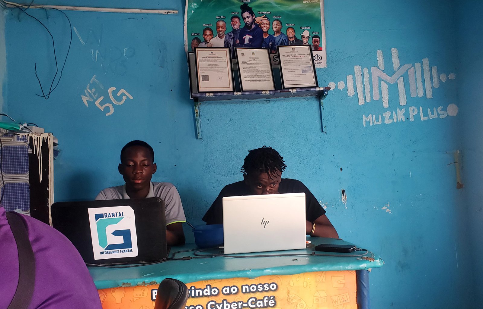 Além do trabalho, um contributo para a comunidade.